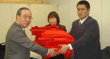 人事院へ手渡し画像