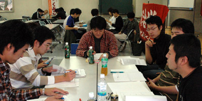 青年部政治集会画像